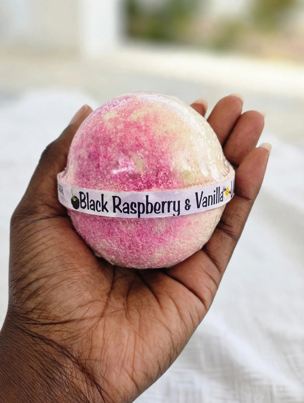 Large Bath Bomb - Black Raspberry & Vanilla