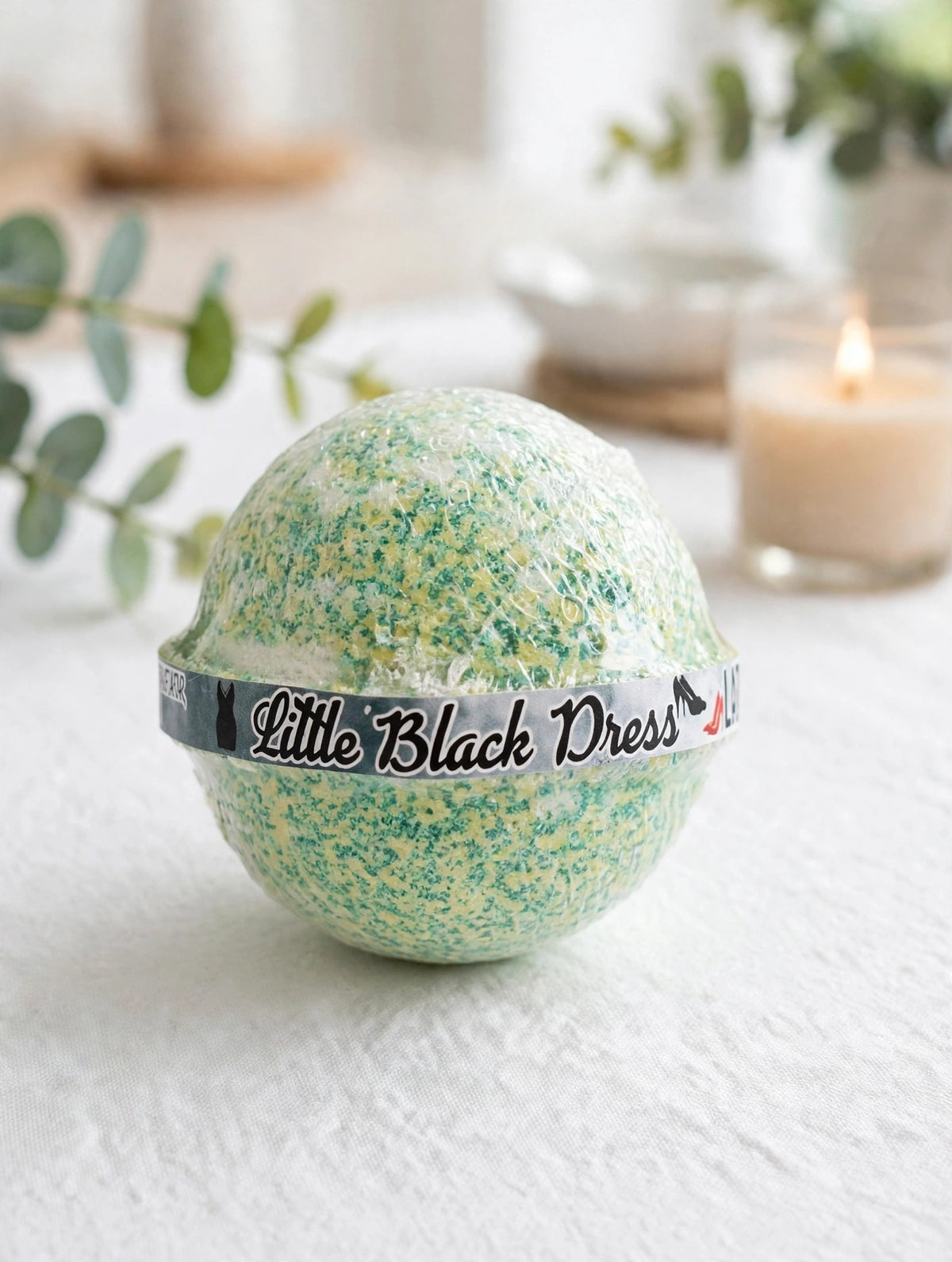 Large Bath Bomb - Little Black Dress