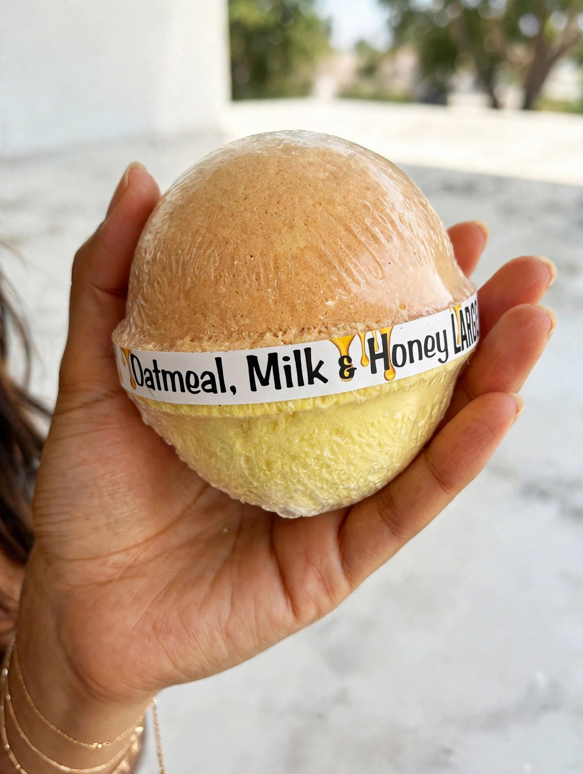 Large Bath Bomb - Oatmeal, Milk & Honey